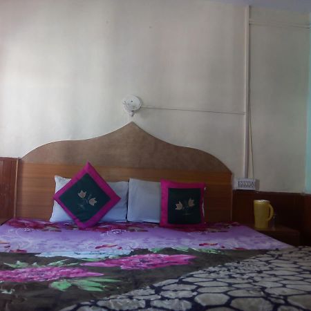 Hotel Everest Manāli Esterno foto