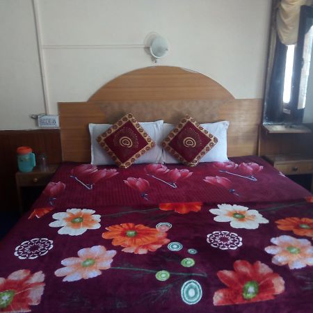 Hotel Everest Manāli Esterno foto