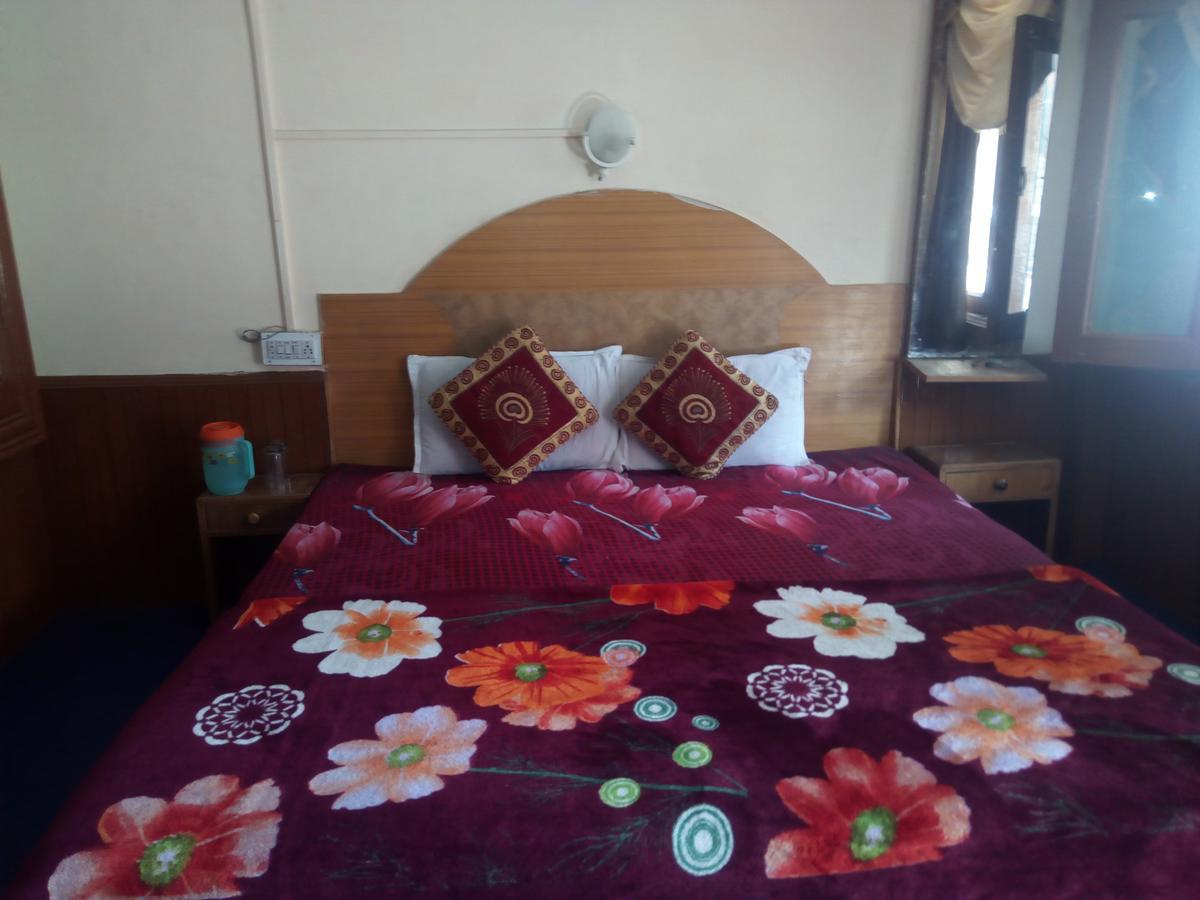 Hotel Everest Manāli Esterno foto