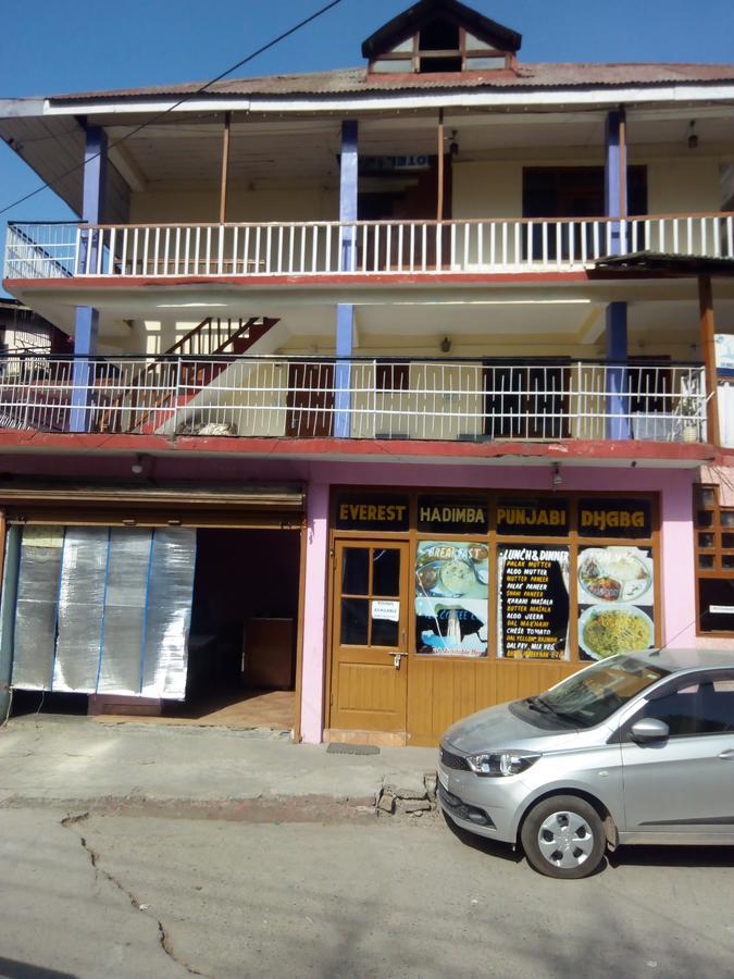 Hotel Everest Manāli Esterno foto