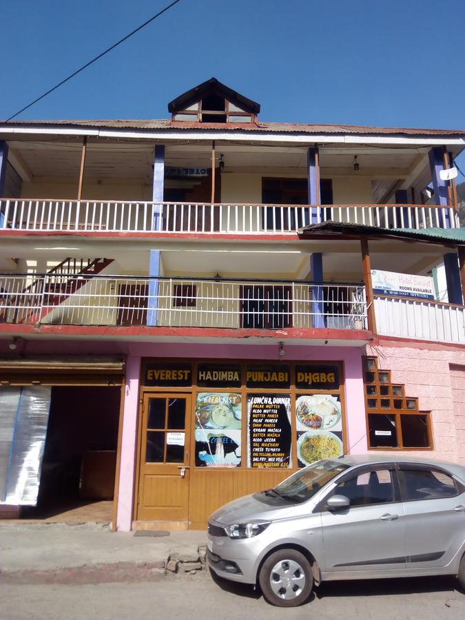 Hotel Everest Manāli Esterno foto